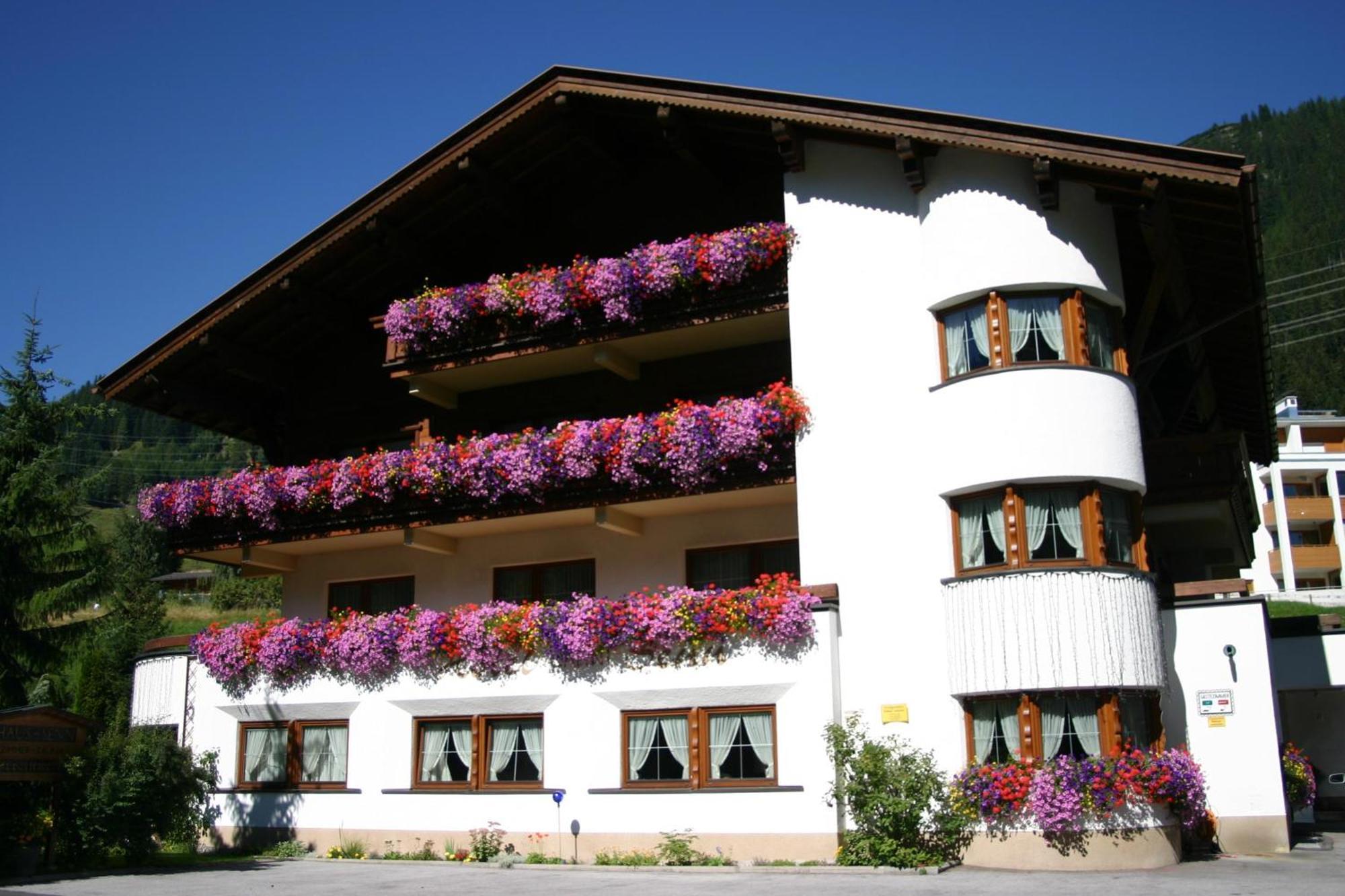 Hotel Garni Senn Sankt Anton am Arlberg Buitenkant foto